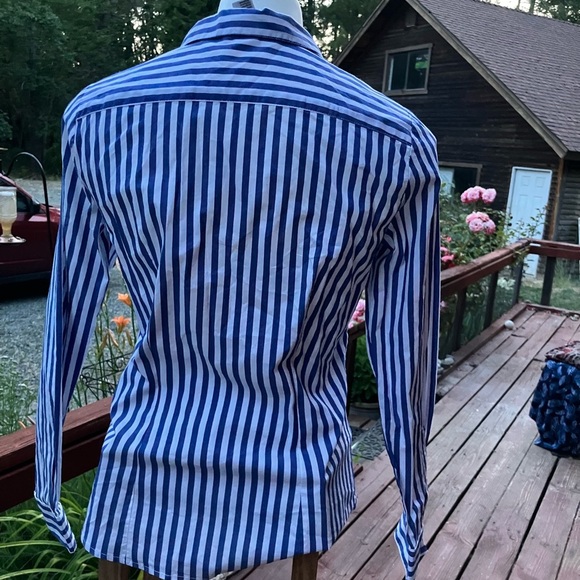 H & M Blue and White Striped Button-Up Shirt a classic size 10 cotton blend - Picture 6 of 8